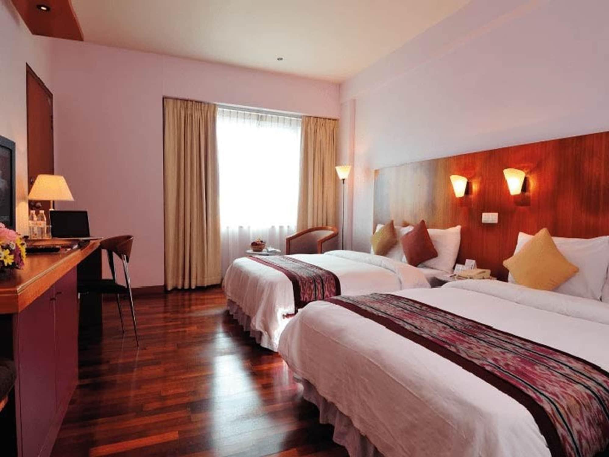 Parkcity Everly Hotel Bintulu Exterior photo