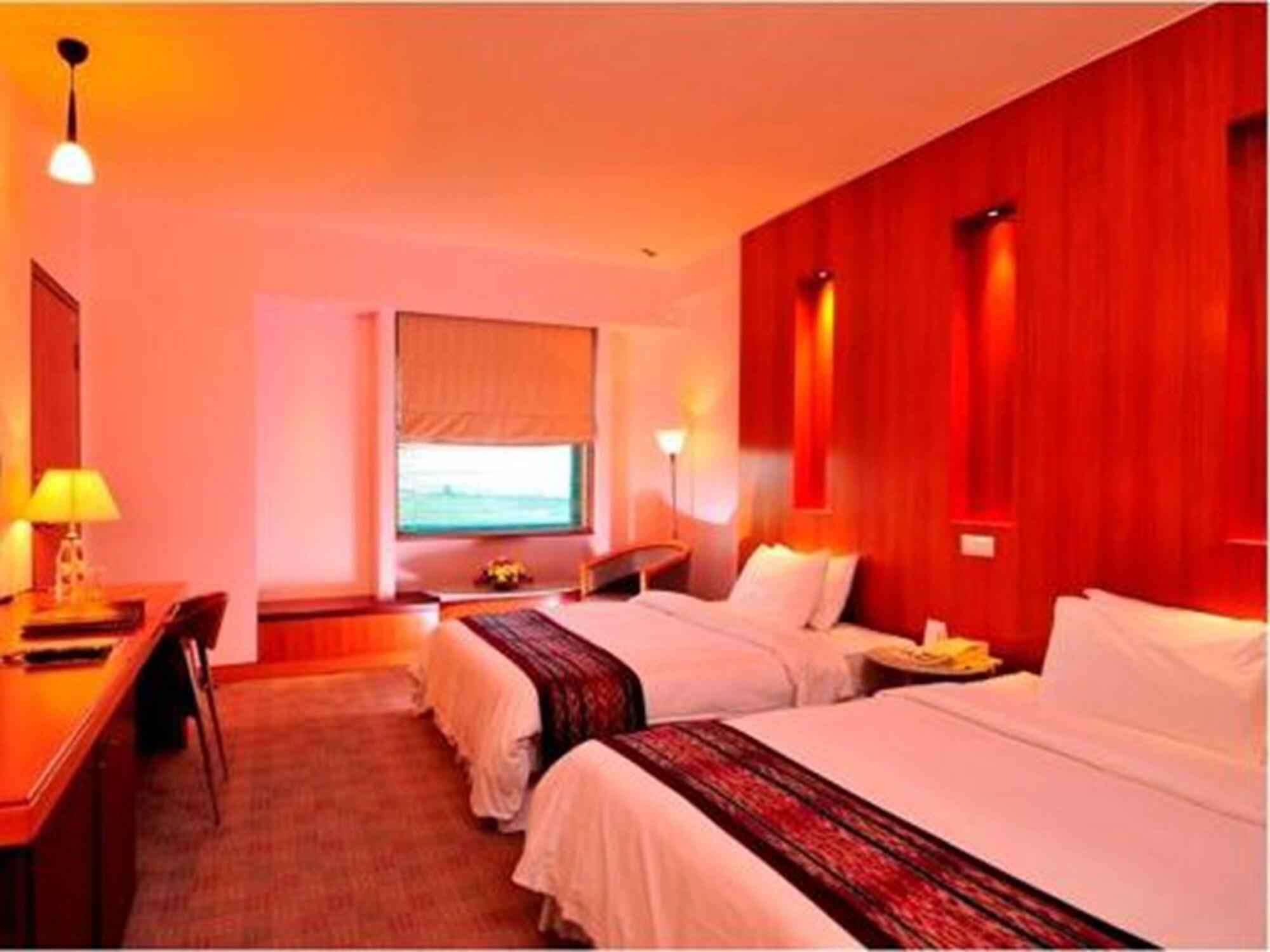 Parkcity Everly Hotel Bintulu Exterior photo