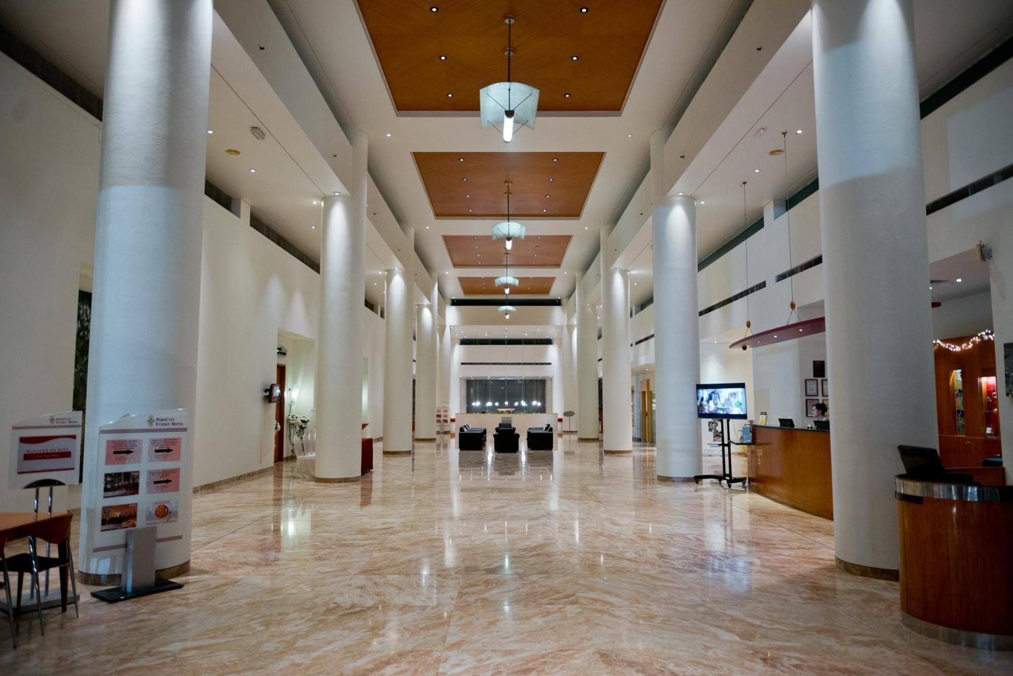 Parkcity Everly Hotel Bintulu Exterior photo