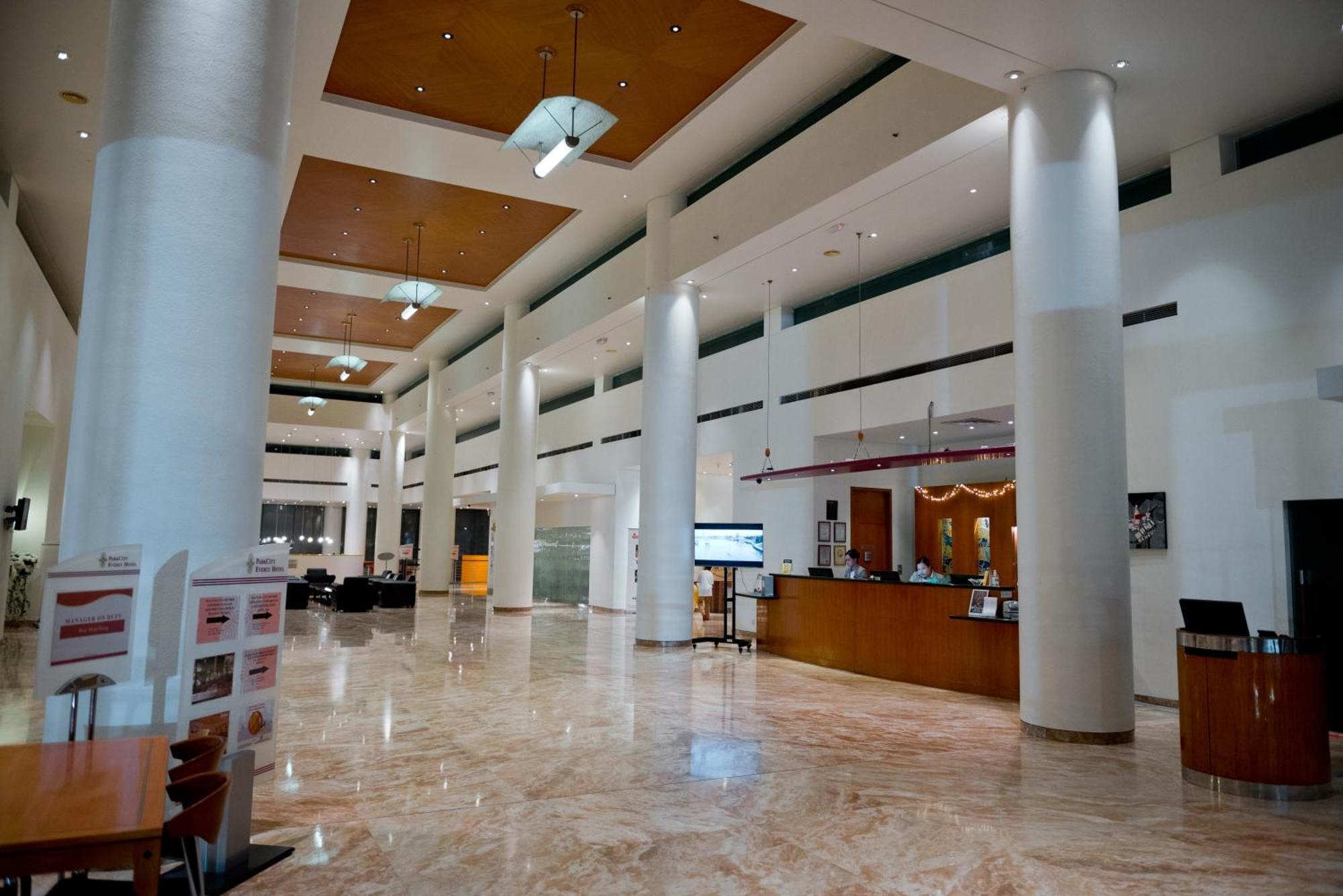 Parkcity Everly Hotel Bintulu Exterior photo
