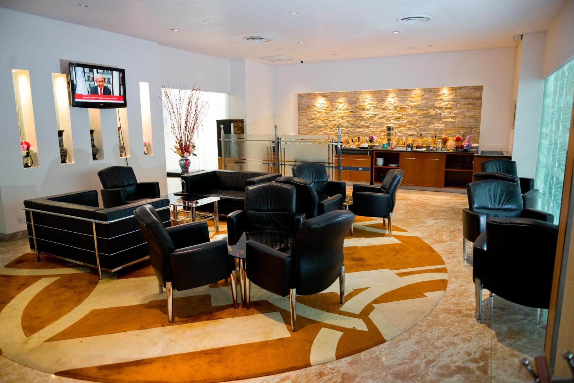 Parkcity Everly Hotel Bintulu Exterior photo