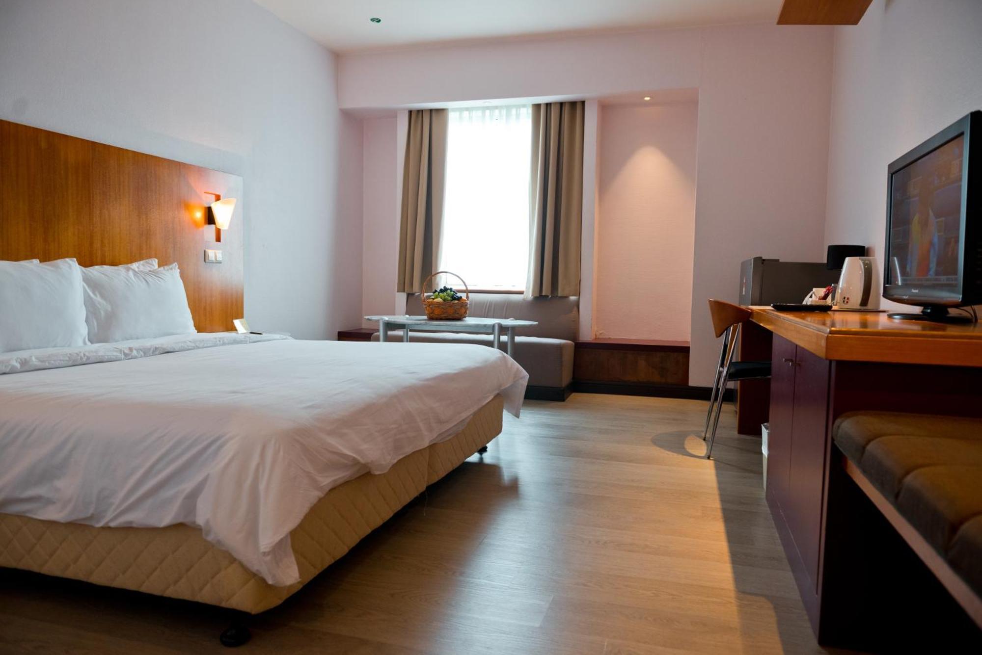 Parkcity Everly Hotel Bintulu Exterior photo