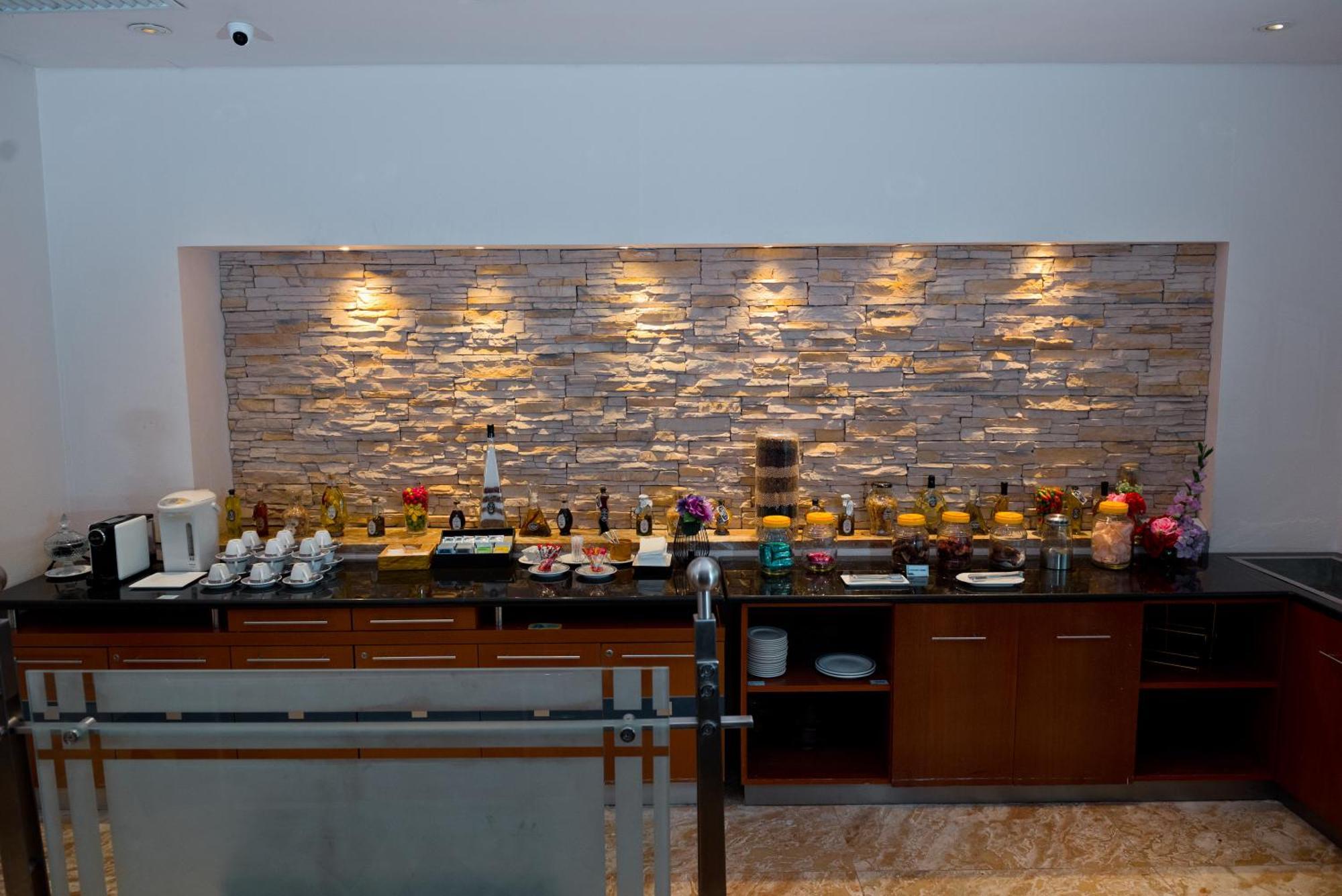 Parkcity Everly Hotel Bintulu Exterior photo